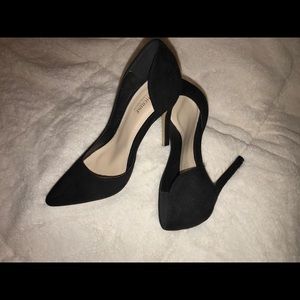 Cute black heels!